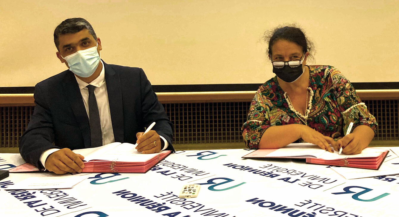 Signature du contrat quinquennal par la ministre Frédérique Vidal et le président de l'Université