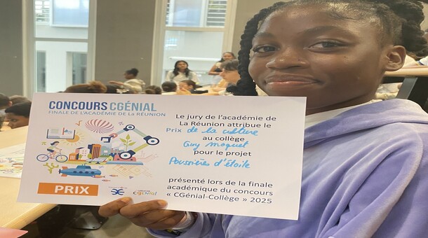 Eleve avec le prix CGENIAL de la culture